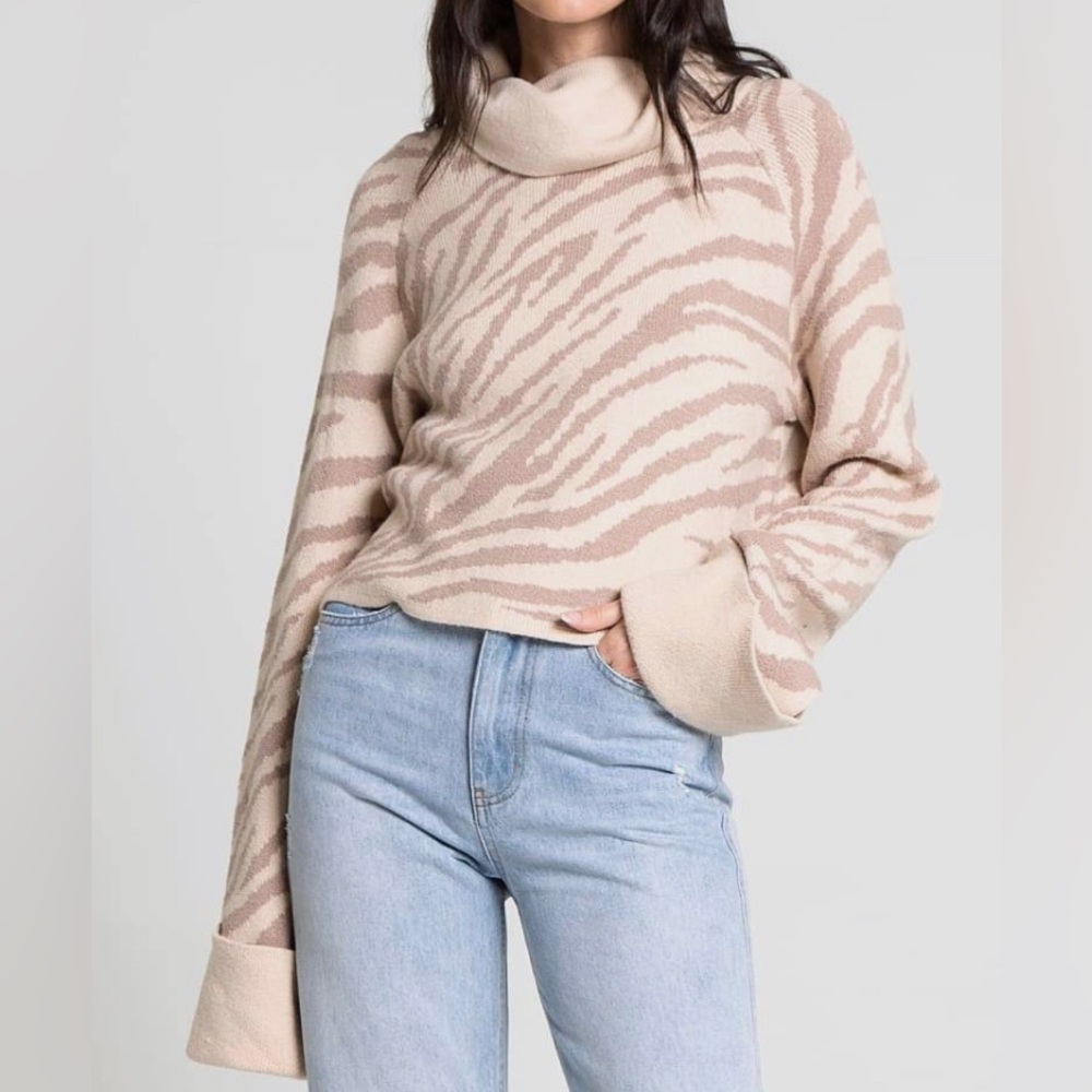 South moon under sweater